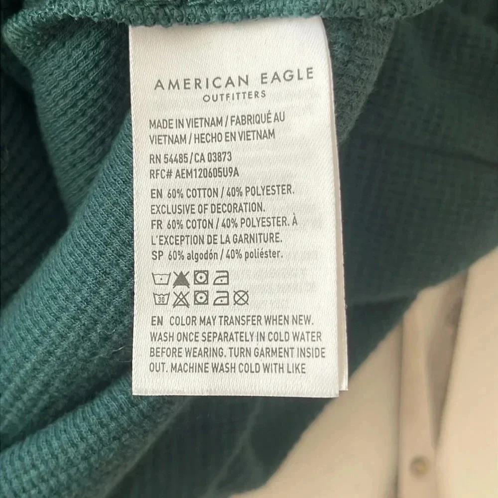 American Eagle Super Soft Green Graphic Thermal Hoodie Size Medium